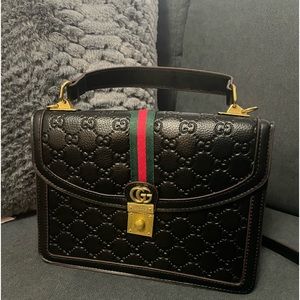 GUCCI BAG -CROSSBODY